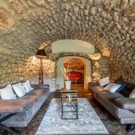 Le Mounestier De Prestige Bed & Breakfast La Barben